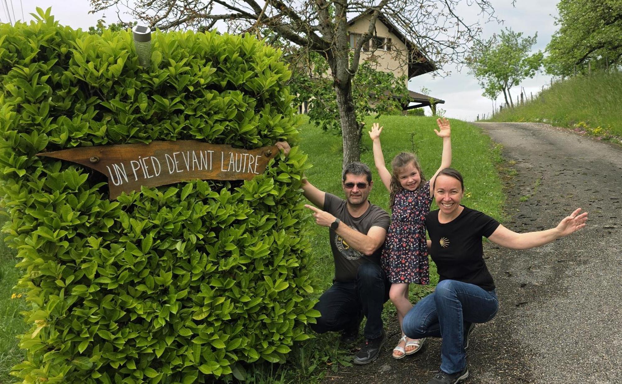Un Pied Devant L'Autre Sainte-Marie-D'Alvey エクステリア 写真